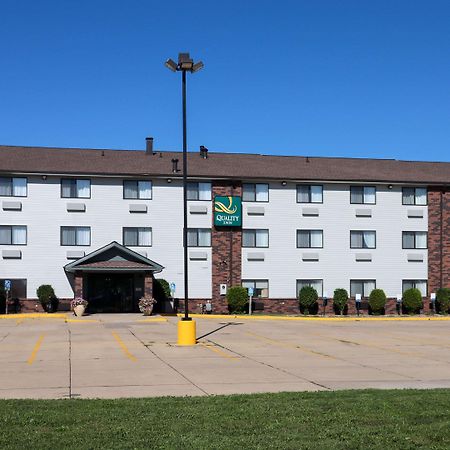 Quality Inn & Suites Bloomington I-55 And I-74 Bagian luar foto